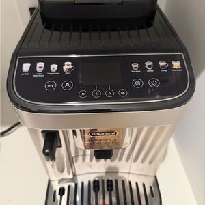 DeLonghi Magnifica Evo Next Coffee Machine